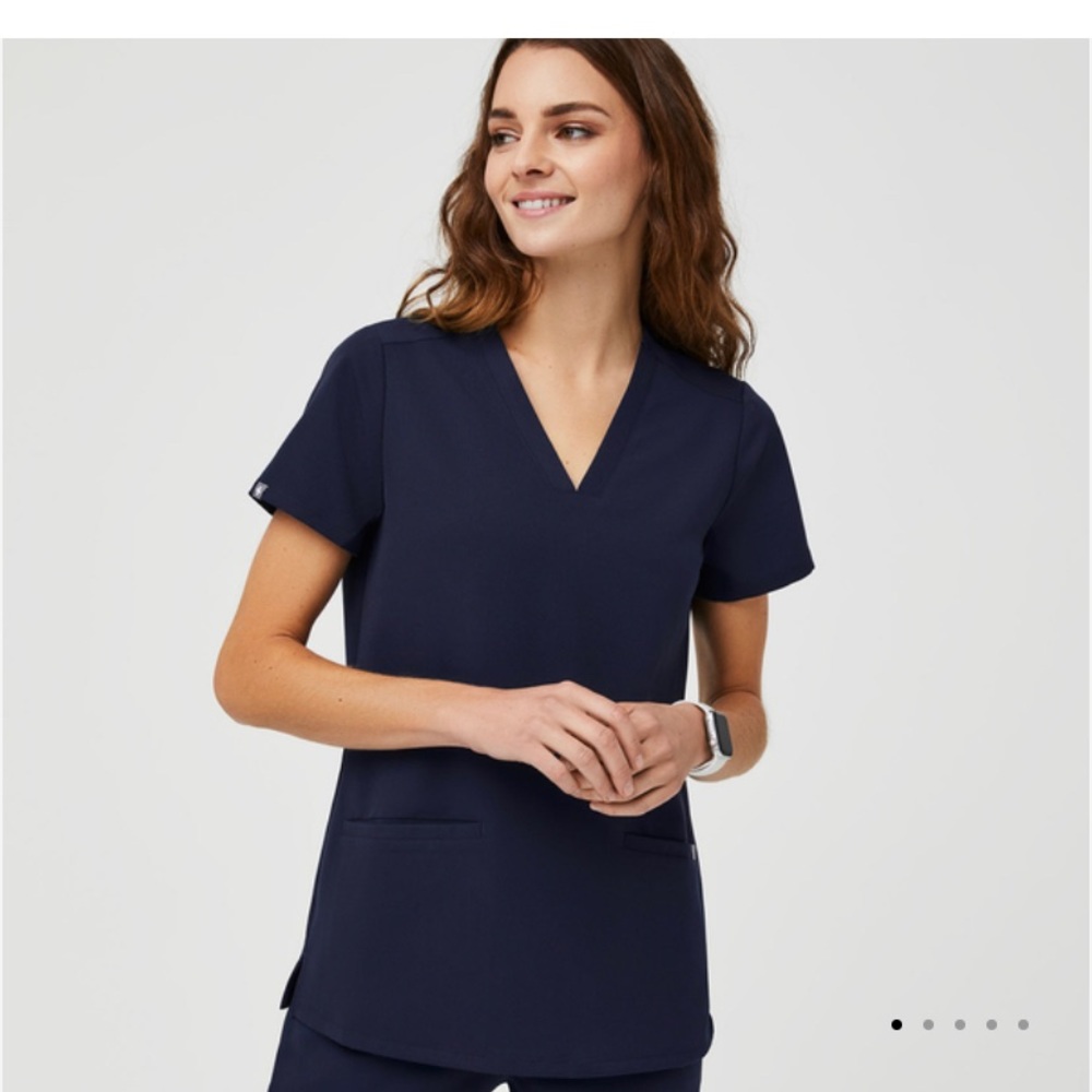 Figs Navy Casma 3-Pocket Scrub Top Small